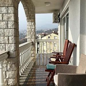 Apartment Giani With Swimming Pool, Opatija
